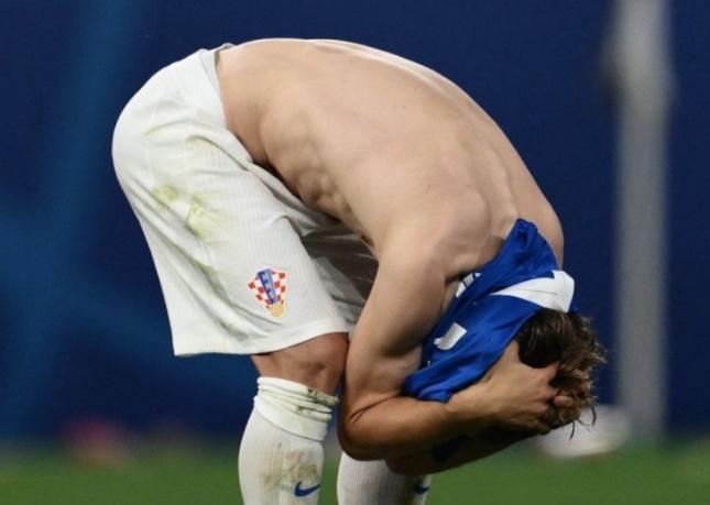 ：最後40秒倒下！歐洲盃悲情劇：38嵗魔笛狂喜到絕望，賽後哭了